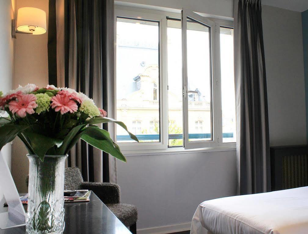 Hotel-Restaurant Le Victoria Ренн Экстерьер фото